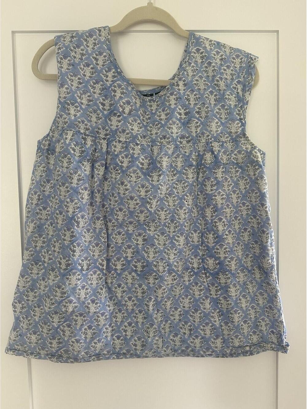 Maddison Matthew’s Women’s Light Blue Block Print Top Size Small